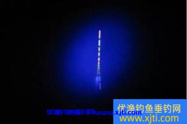 野外夜钓需要注意什么问题（夜钓需要准备什么物品）